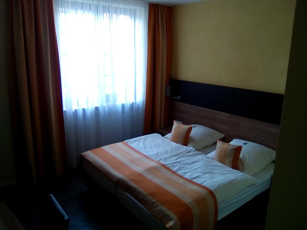 Hotel Trutzpfaff ชไปยา ภายนอก รูปภาพ